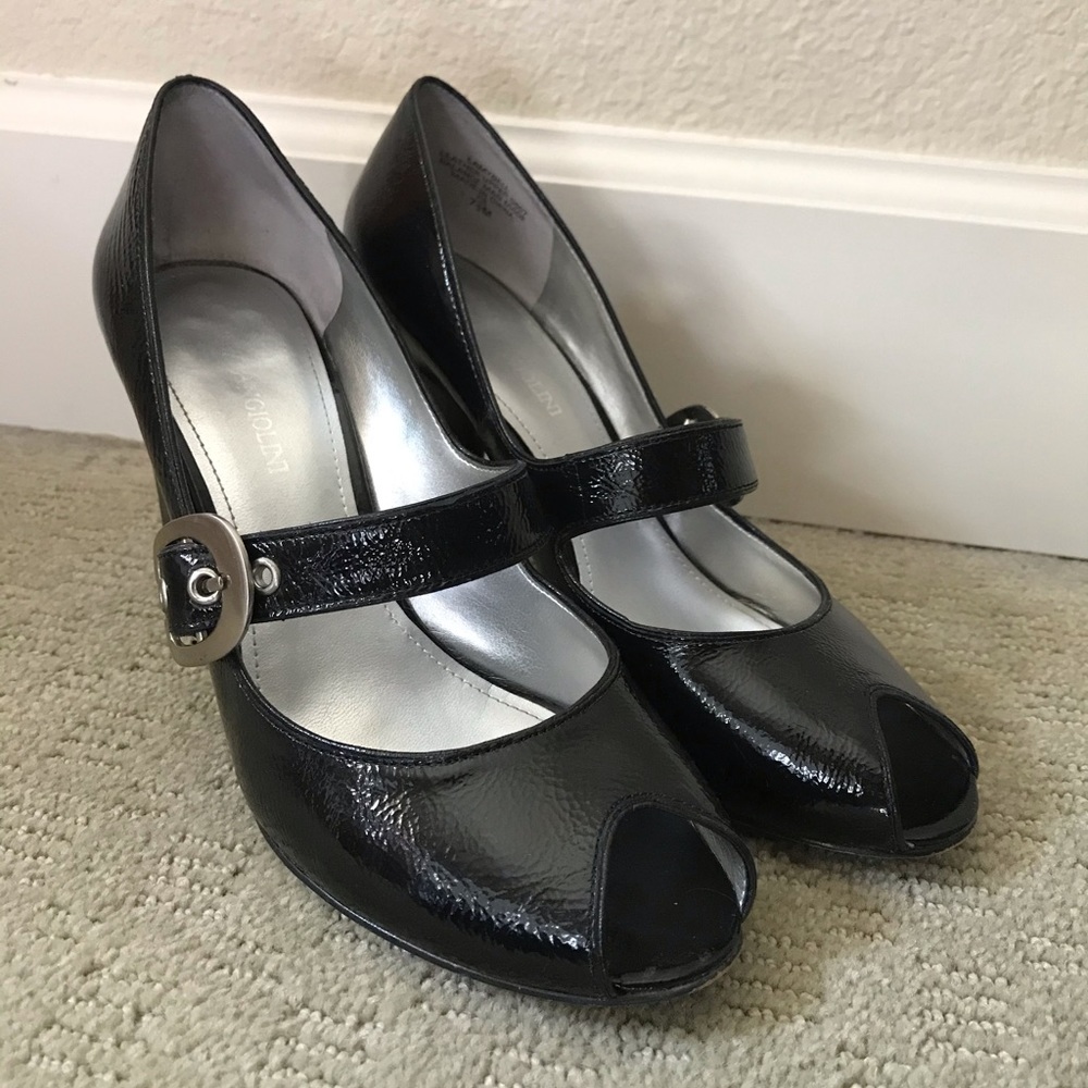 Black patent leather heels size 7.5